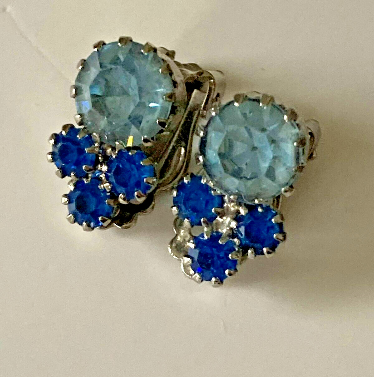 Earrings Vintage Blue Rhinestone Silver Tone Metal Clip Ons Wearable 3/4″ size