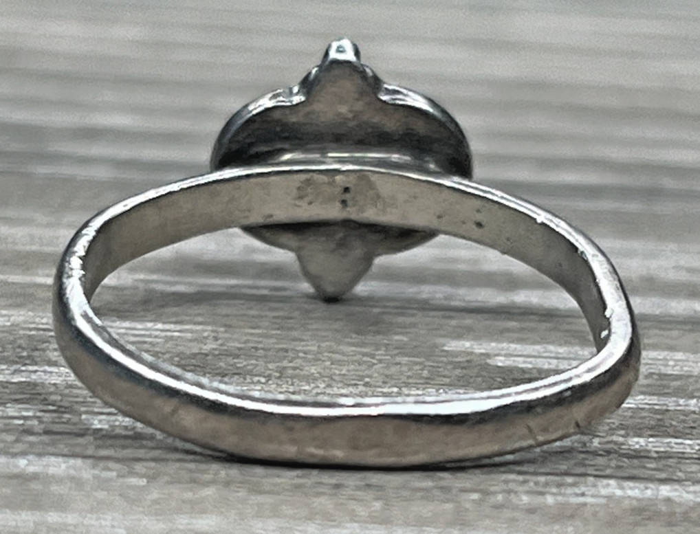 Vintage Sterling Silver 925 Purple Iolite Cabochon Ring Boho Ornate 1.8g SZ 4.5