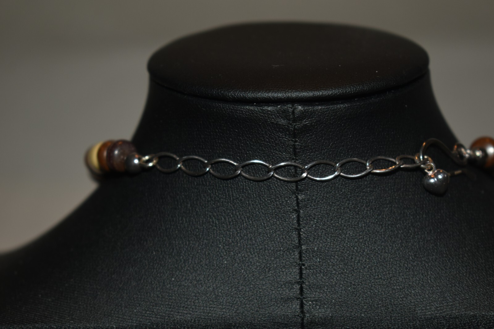 VINTAGE NATURAL STONE NECKLACE 21″ EARTHTONES