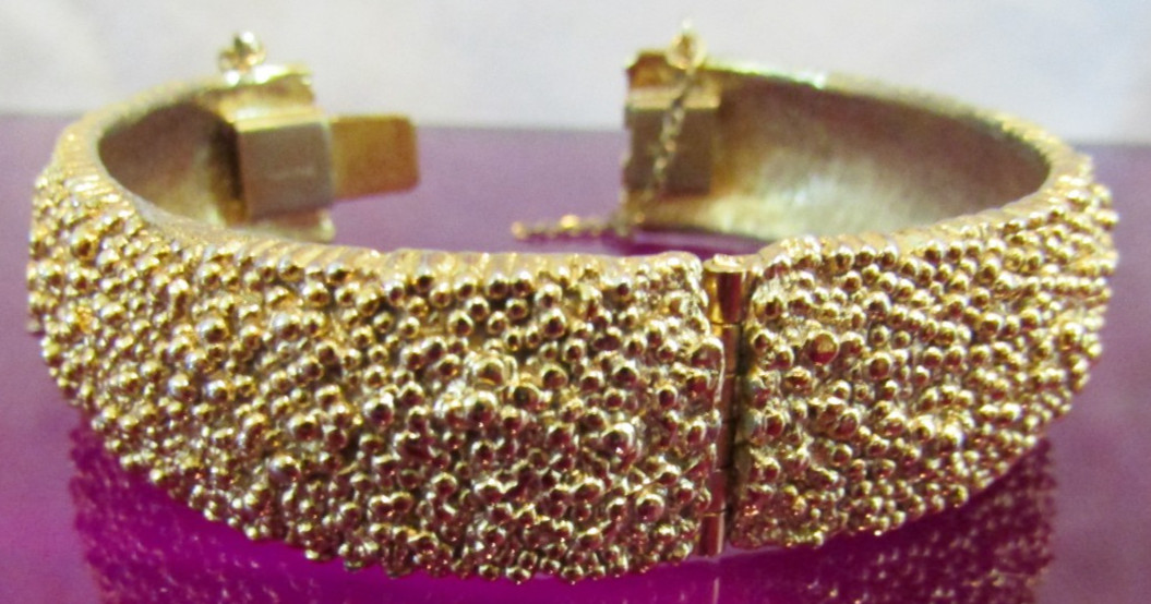 Vintage Napier gold tone bracelet textured Bark Finish safety chain box tab RARE