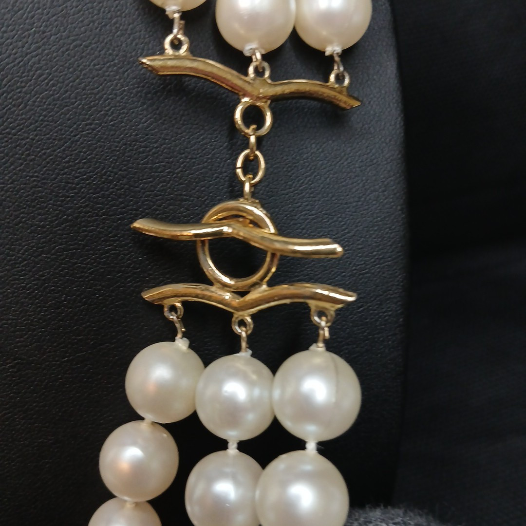 Vintage Faux Pearl Statement Necklace Toggle closure. 14.310