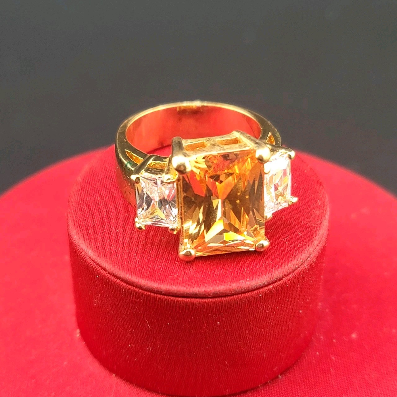 Vtg Sz 7 Ring Lg Citrine Clear Cubic Zirconia 18KGE Fashion Jewelry Glam Classy