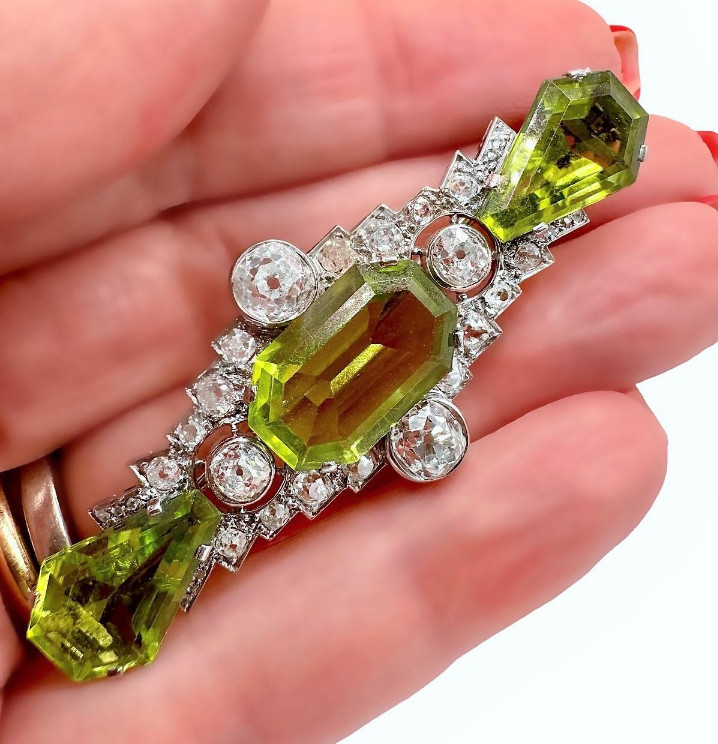 Beautiful Vivid Green Peridot & Lab-Created White Diamonds Art Deco Brooch Pin