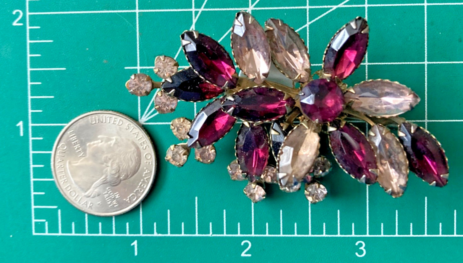 VTG PURPLE RHINESTONE GOLD METAL PIN BROOCH UNSIGN PRONG VINTAGE 3 TONE ANTIQUE