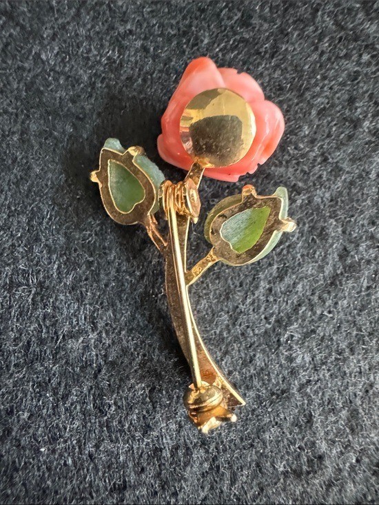 VTG Swoboda Style Carved Salmon Coral & Jade Rose Brooch Pin Mid-Century
