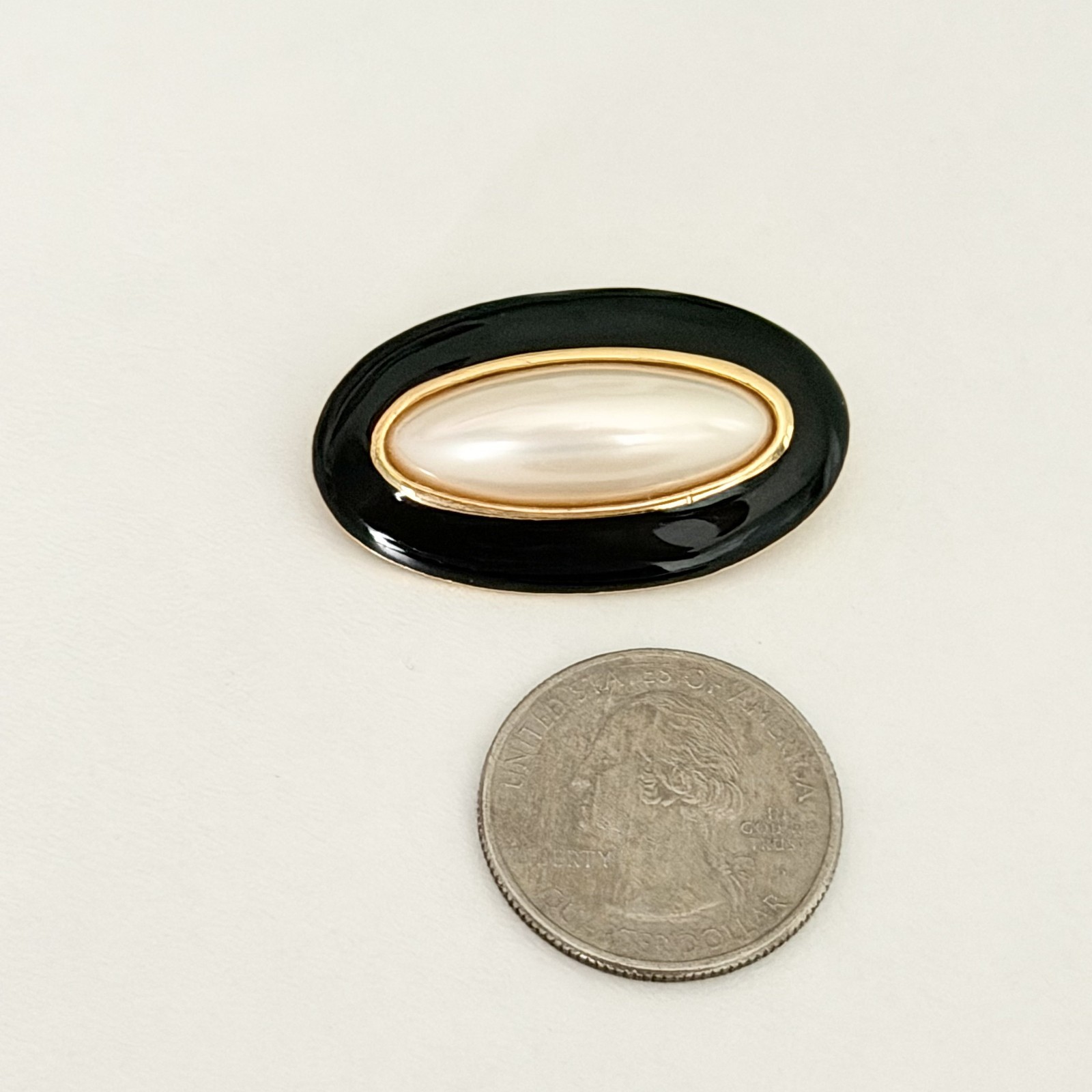 Vintage 1980s Black Enamel Gold Tone Faux Pearl Cabochon Oval Brooch Pin