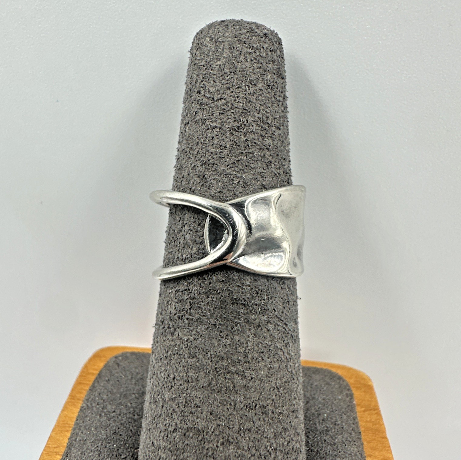 Vintage Modernist Hammered & Open Work Sterling Silver Ring Size ~6
