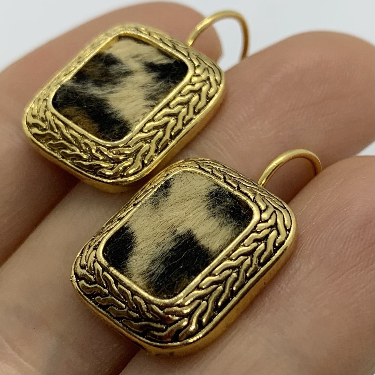 Vtg 90s Cheetah Faux Fur Gold Tn Chain Link Leverback Earrings Rectangle Bold