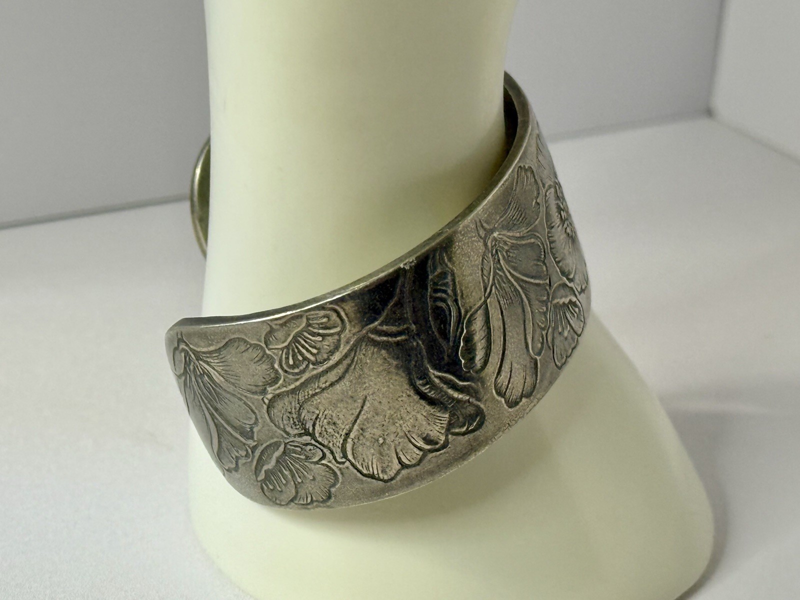Salisbury Pewter August Poppy Flower Of The Month Wide Cuff Bracelet