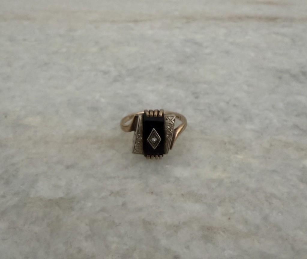 Vintage 10k Yellow Gold Diamond Art Deco Onyx Ring Size 5.25