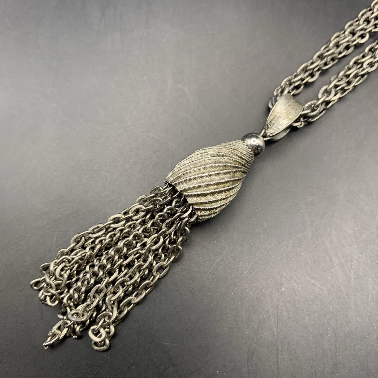 1970s Tassel Pendant Necklace Silver Tone Textured Station Classic Vintage