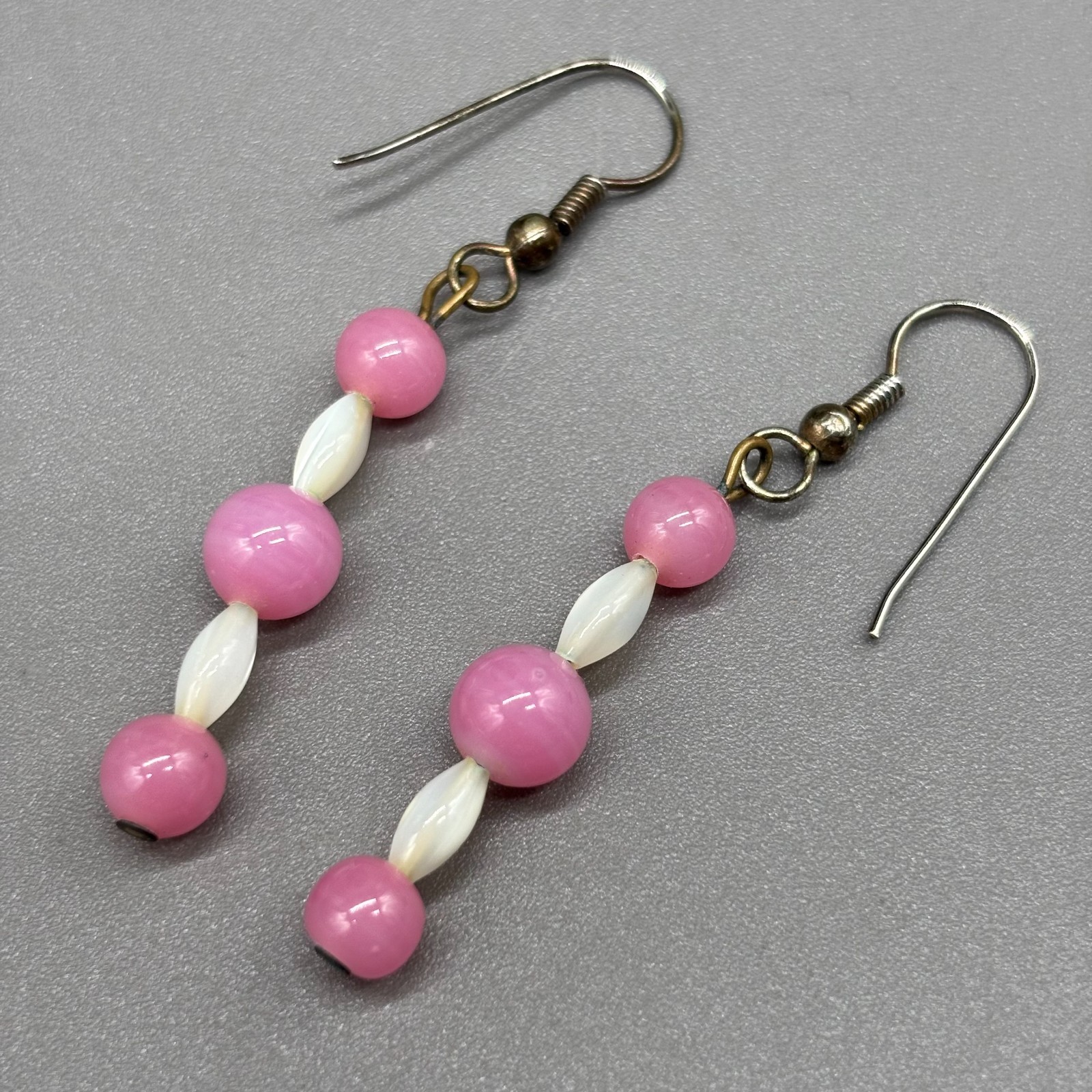 Vintage Mother of Pearl Pink Glass Beaded Necklace Dangle Earrings Set 20″ MCM