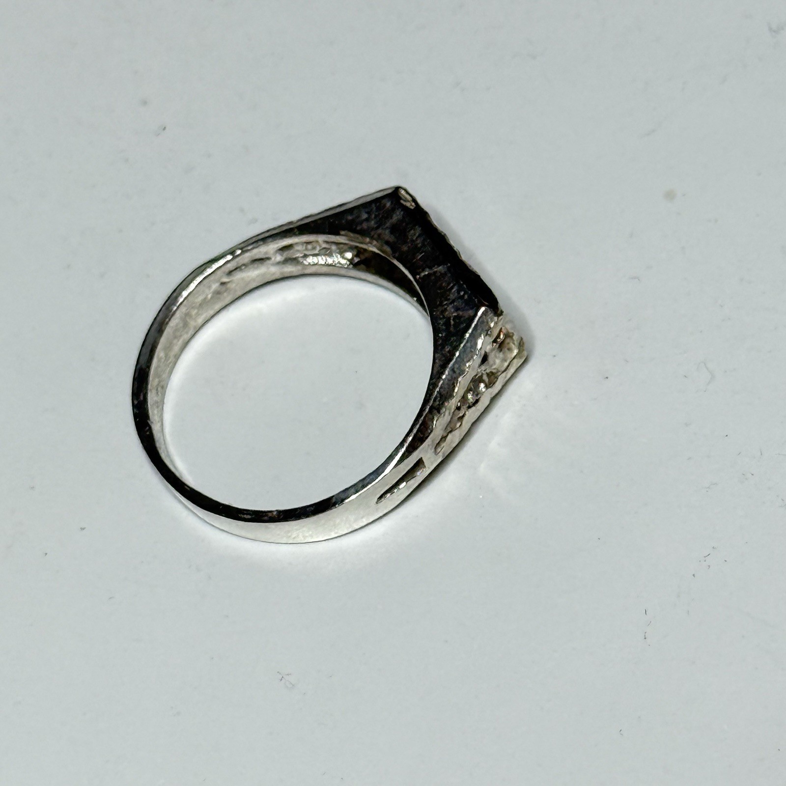 Sterling Silver filigree and diamond cut flat top Ring Size 7.75 vintage UNISEX