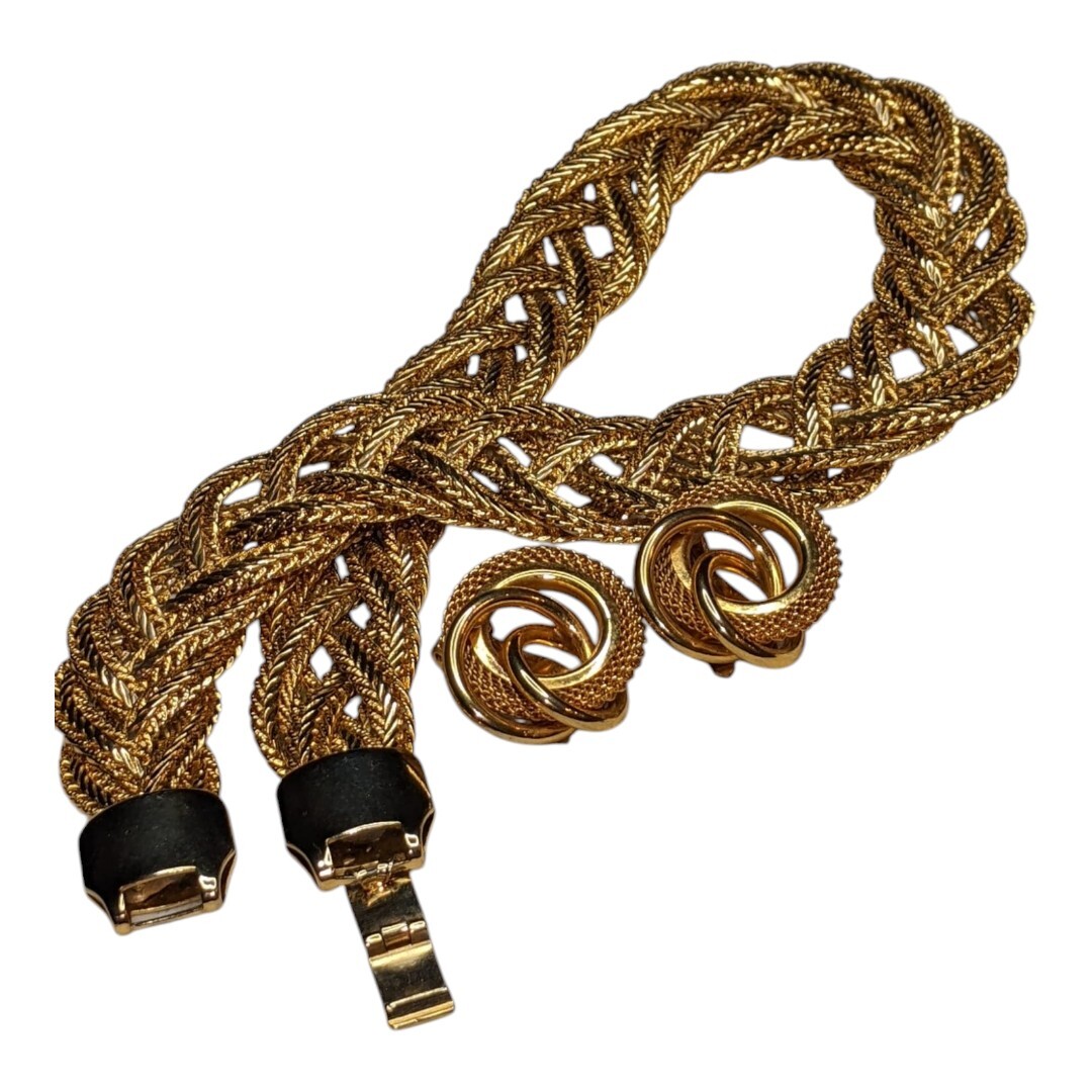 VINTAGE Earrings and Necklace Heavy Jewelry Set Gold Tone Thick Chain BEAUTIFUL