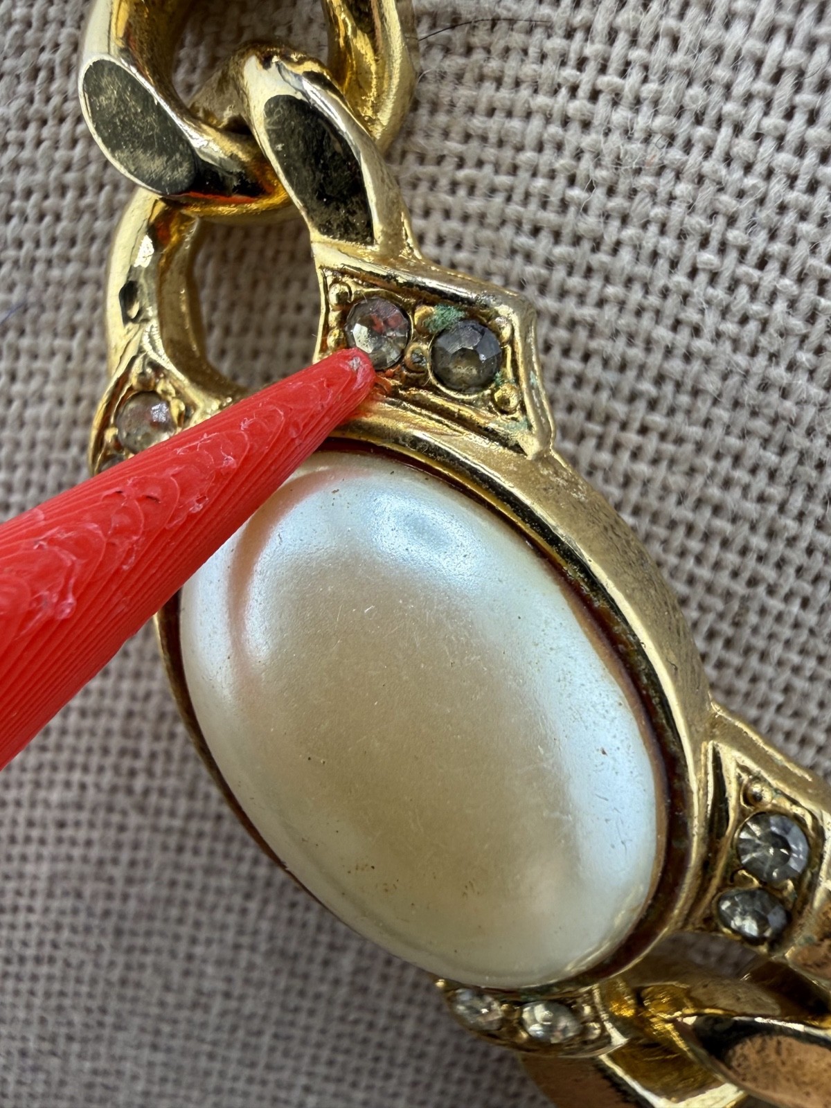 Vintage Rhinestone Necklace Gold Tone Faux Pearl 16” READ