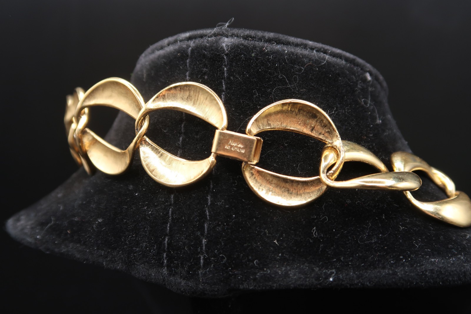 Vintage Napier Chunky Gold Tone Wide Articulated Link Necklace Jewelry