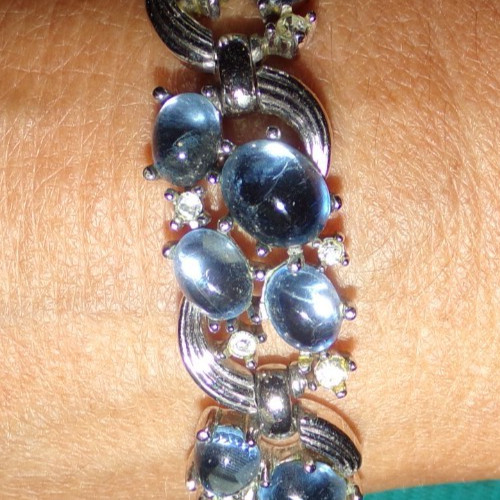 (RARELY USED)—signed CROWN TRIFARI moonstone type bracelet-OMG!!