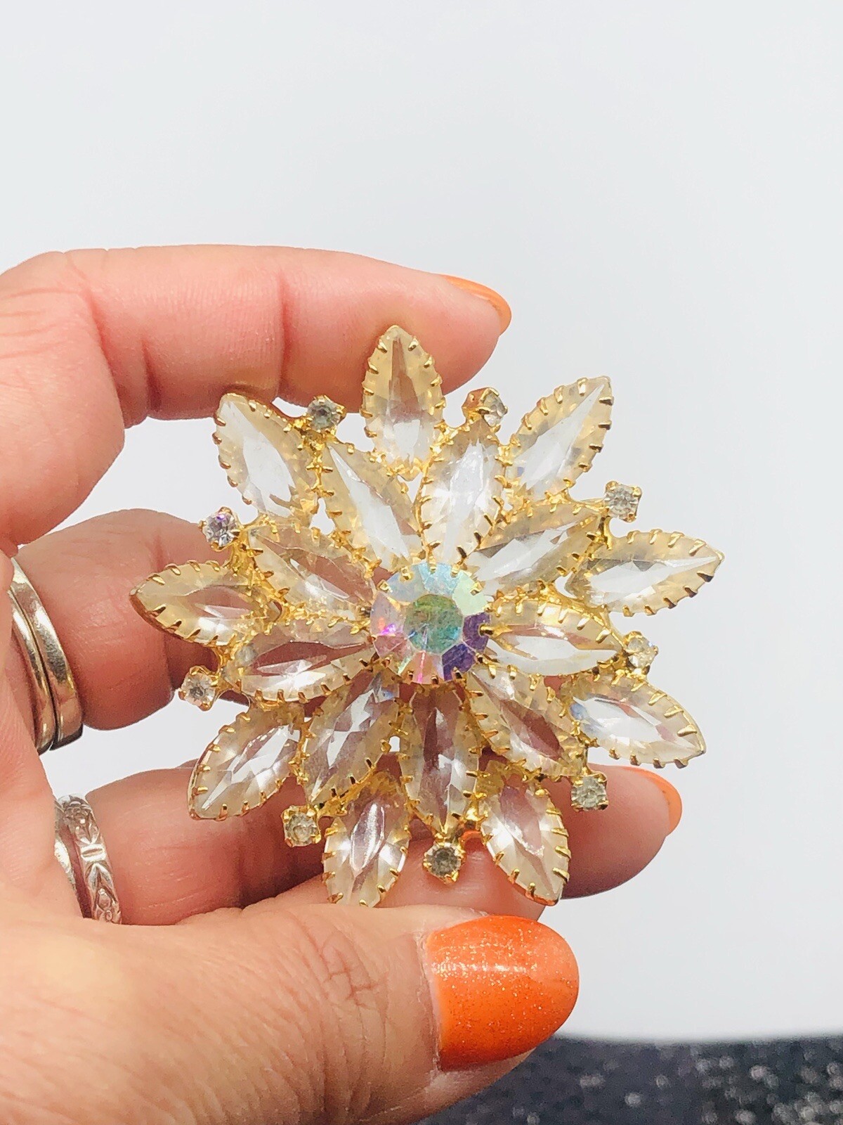 Vtg JULIANA Clear Glass Rhinestone Flower Gold Tone Open Back Pin Brooch