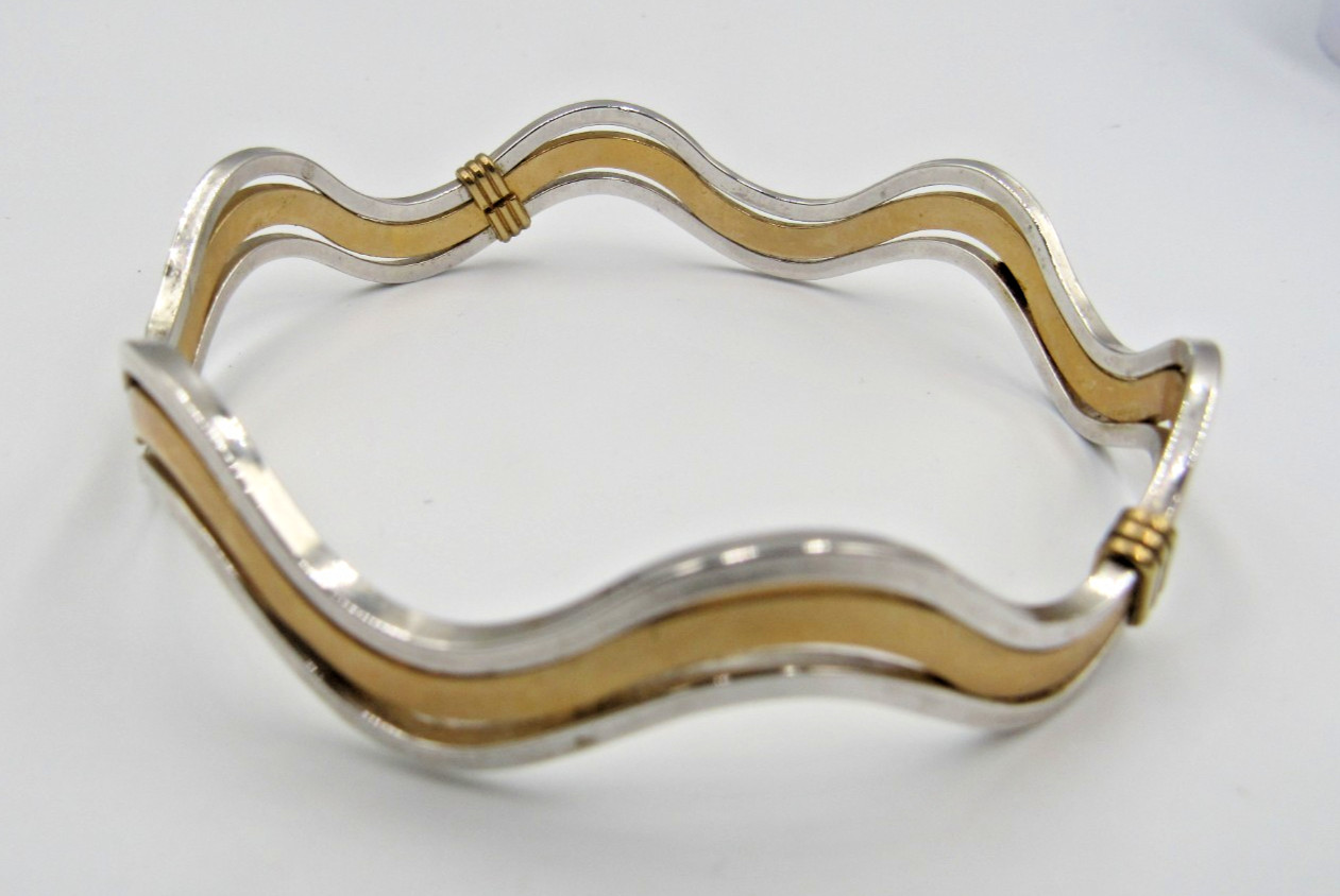 Signed Avon 1978 “Fashion Waves” Gold Silver Tone Stack Bangle Bracelets E5