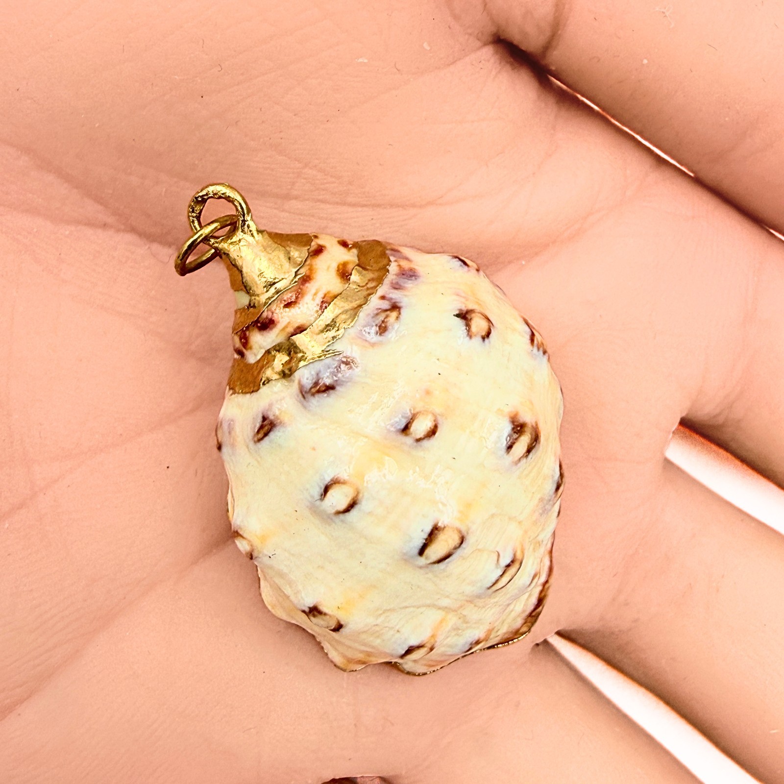 Beach Vibe! Natural Sea Shell Gold Plate Boho Pendant