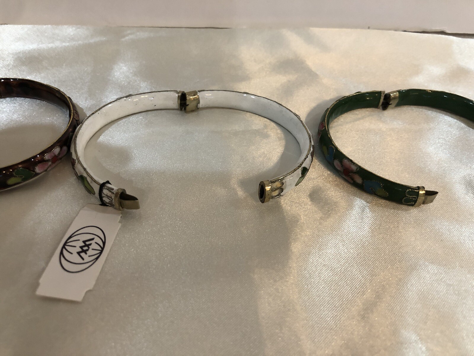 Set Of 4 Cloisonne Hinged Bangle Bracelet World Wide Import In Box W/Tags 1/4 In