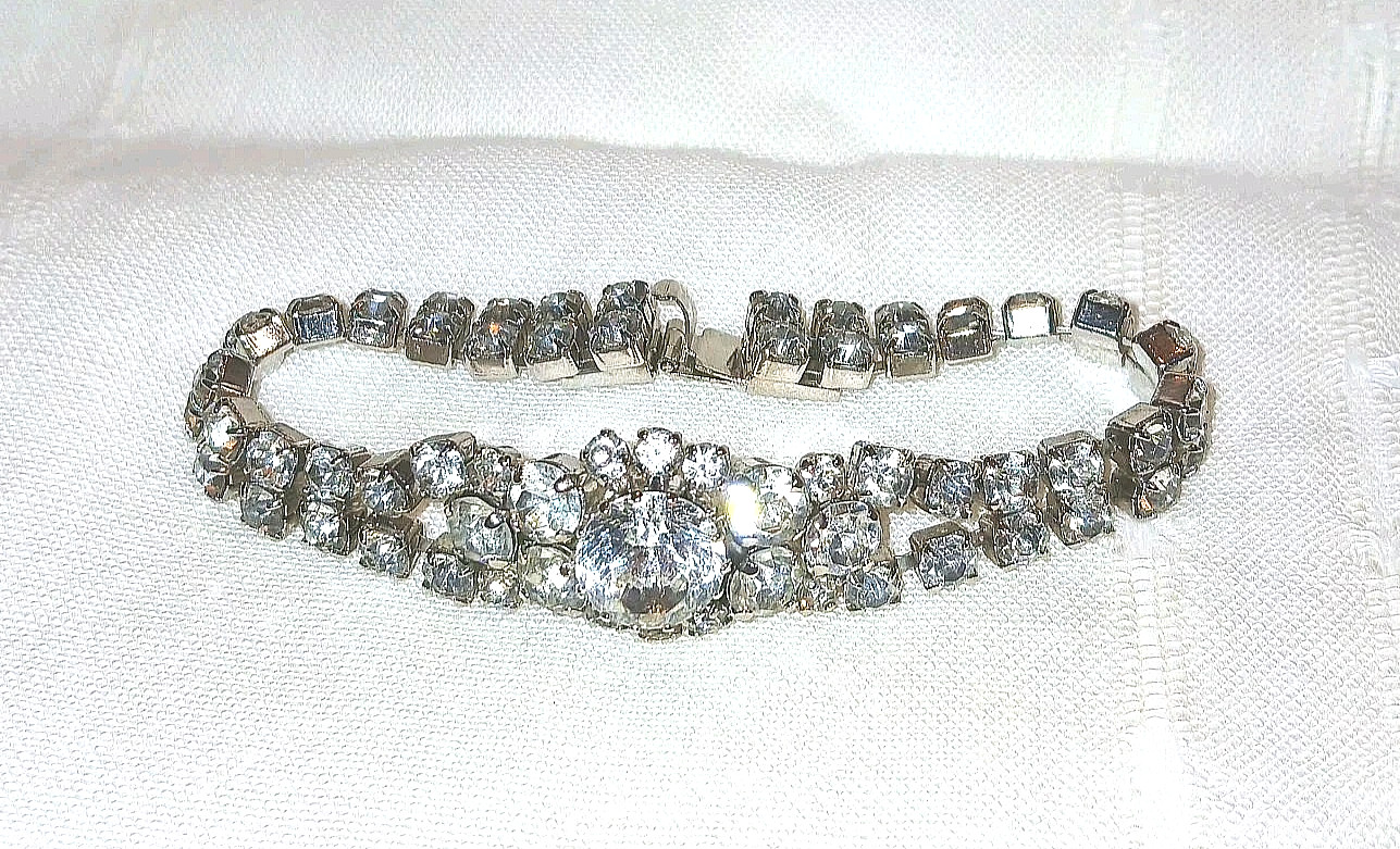 Vintage Austria 2-Layer Crystal Bracelet Bright Clear Crystals Signed Austria 7″