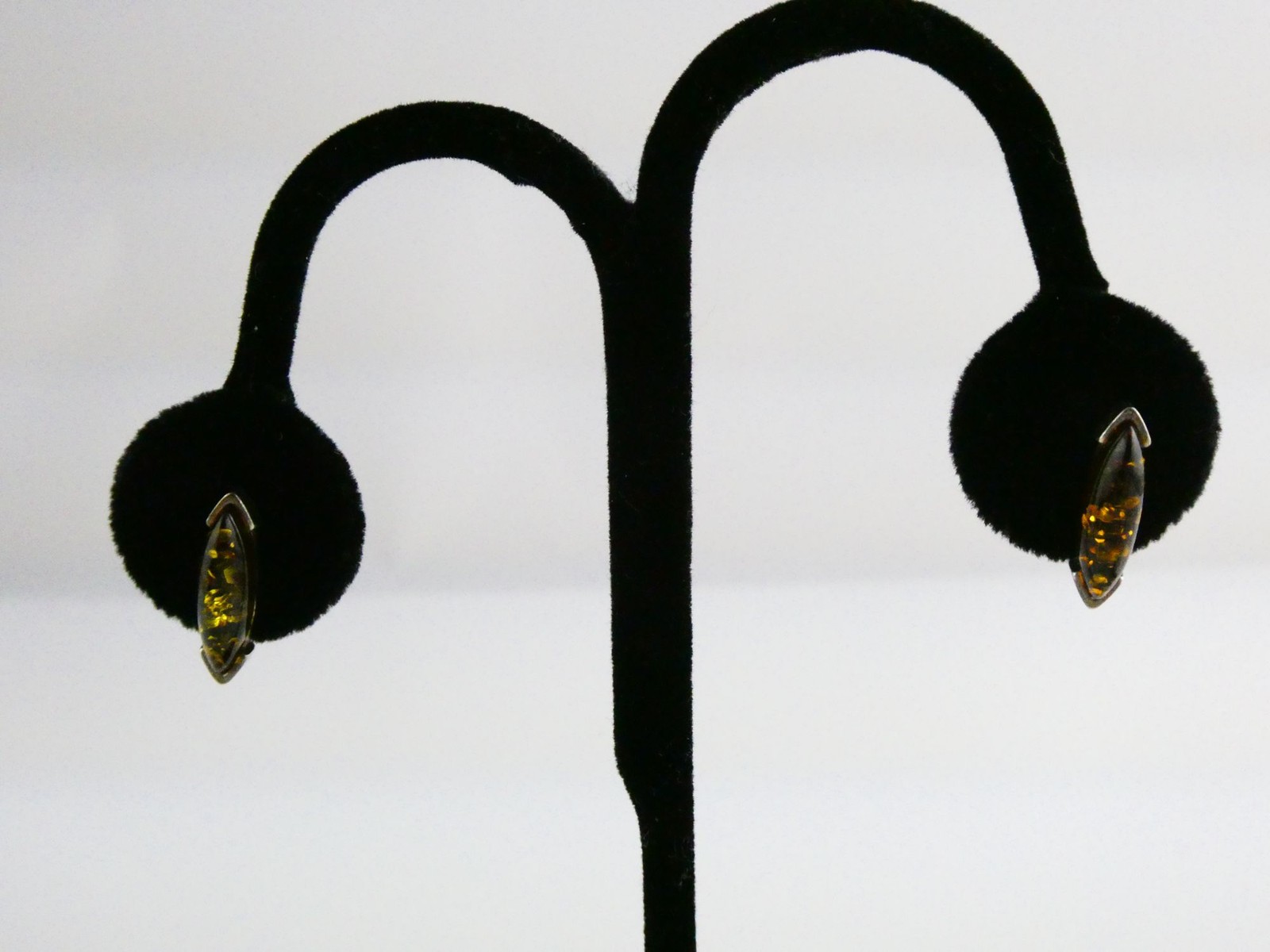 Vintage Sterling Silver Baltic Amber Pointed Cabochon Stud Earrings 3.3g .75 In