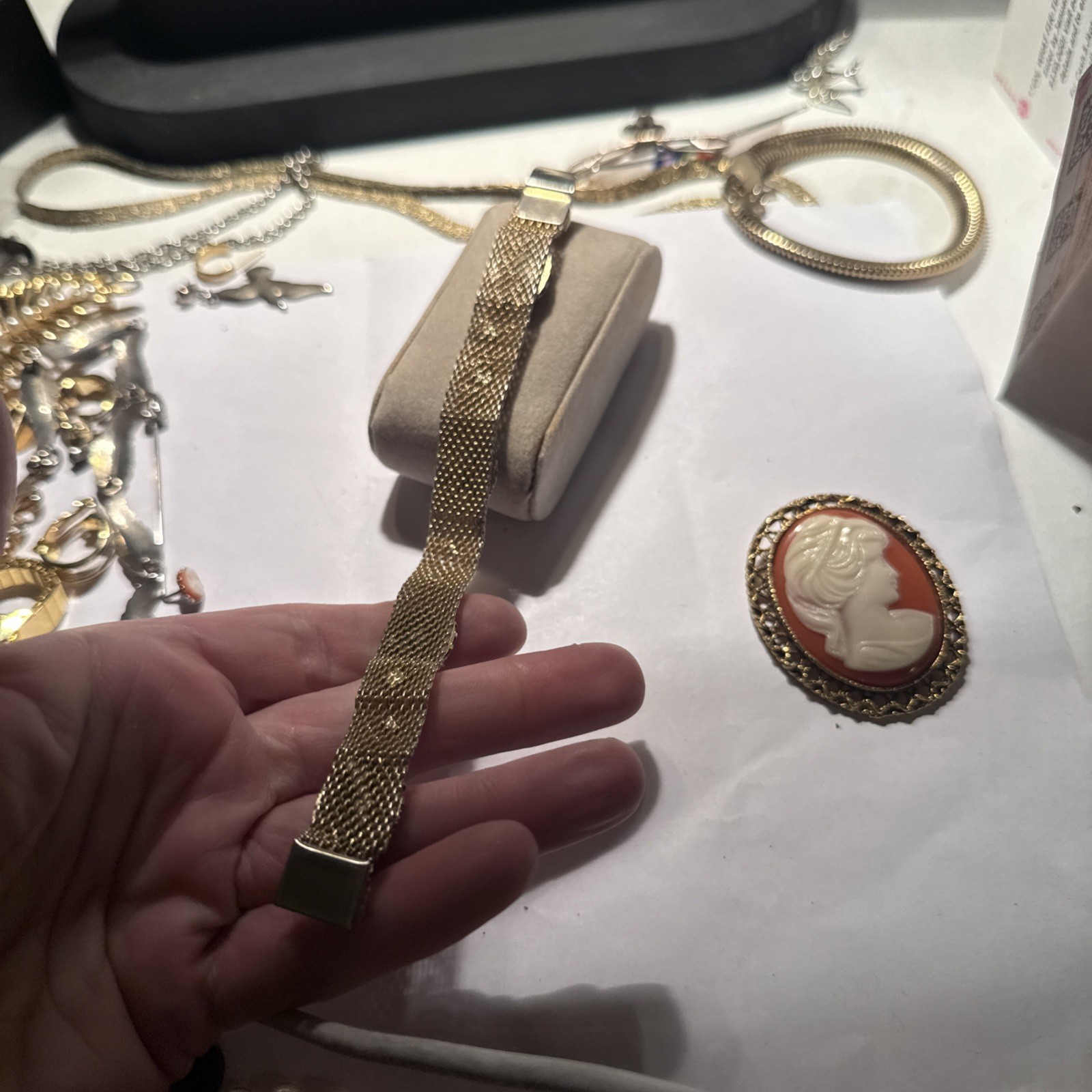 VTG Gold Toned Mesh bracelet 7”