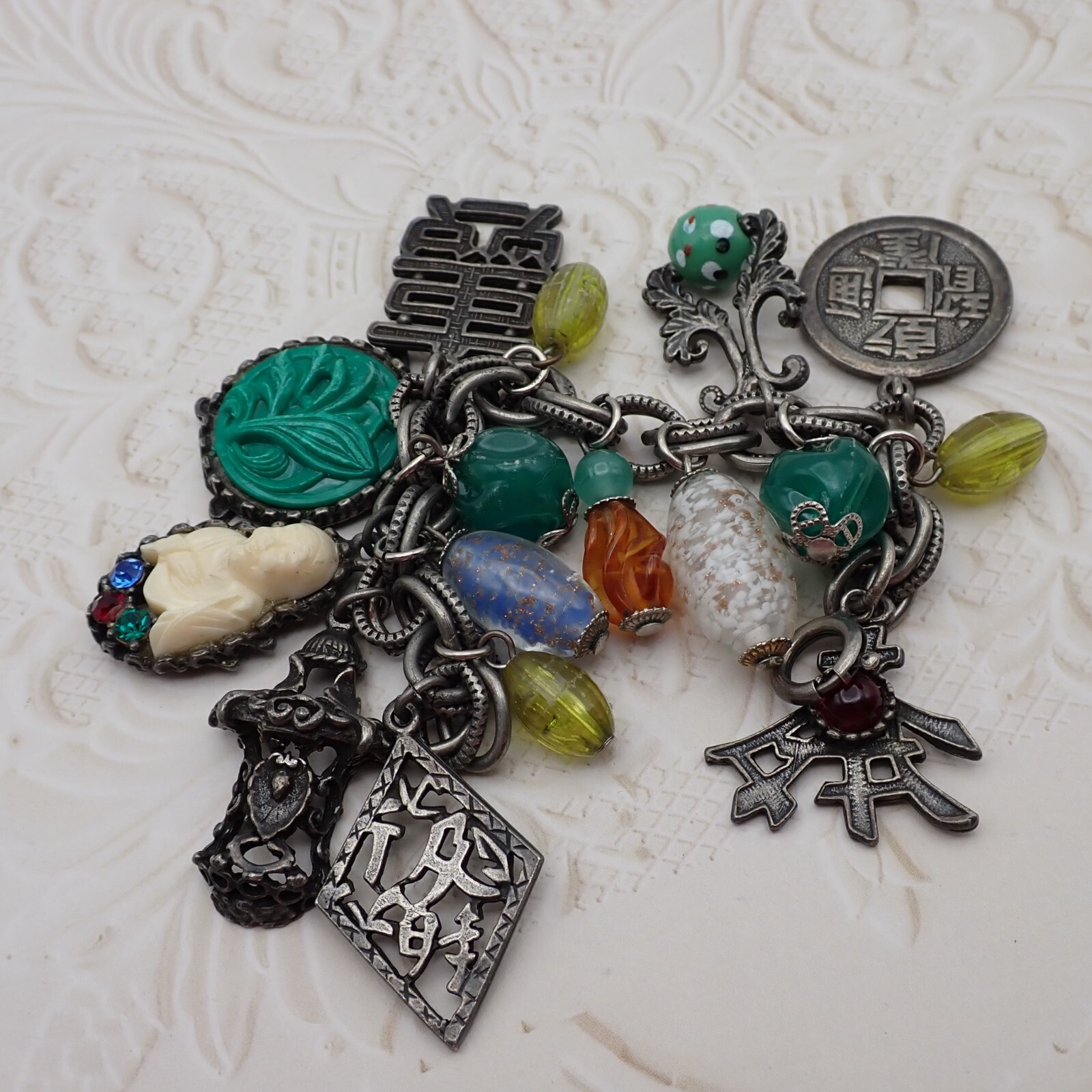 Vtg Buddha Tropicana 16 Charm Beaded Oriental Theme 7″ Silver Tone Bracelet