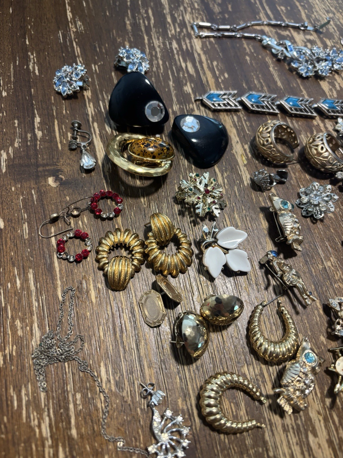 Vintage Costume Jewelry Broken Earrings Necklace Brooch MCM Large Lot