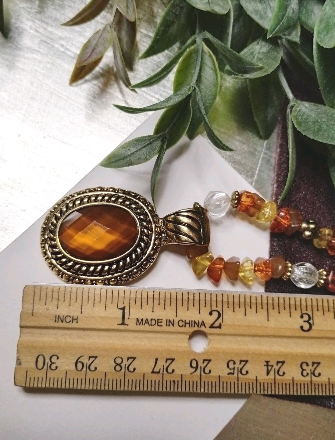 Vtg AVON Gold Plated Amber Toned Beads and Faceted Gem Pendant 16″+ Necklace!