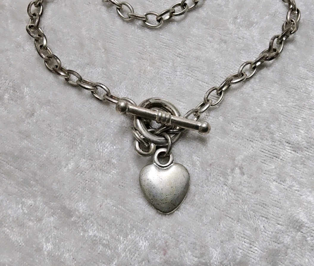 Silver Tone Chain Necklace Heart Toggle Clasp 16in