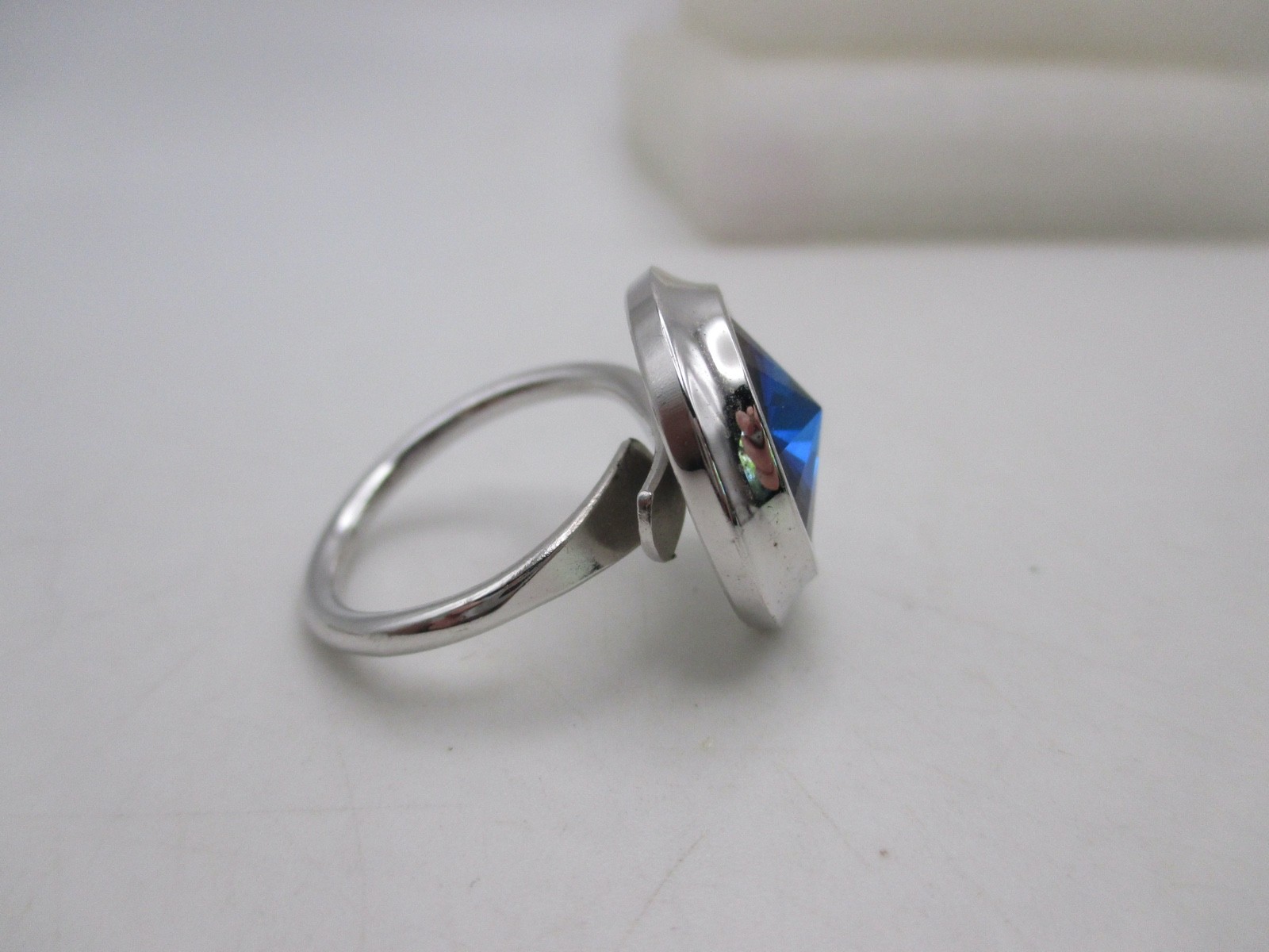 Vintage 1971 Sarah Coventry Liquid Lights Blue Rivoli Ring Adjustable