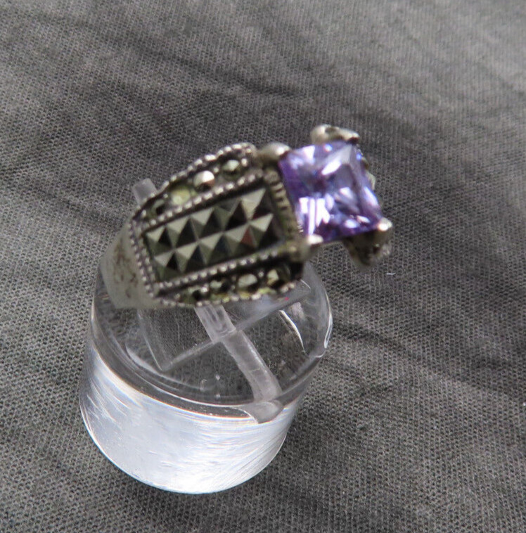 CW Sterling Silver Ring Vintage Purple Solitaire Crystal Size 8 Marcasites 544a