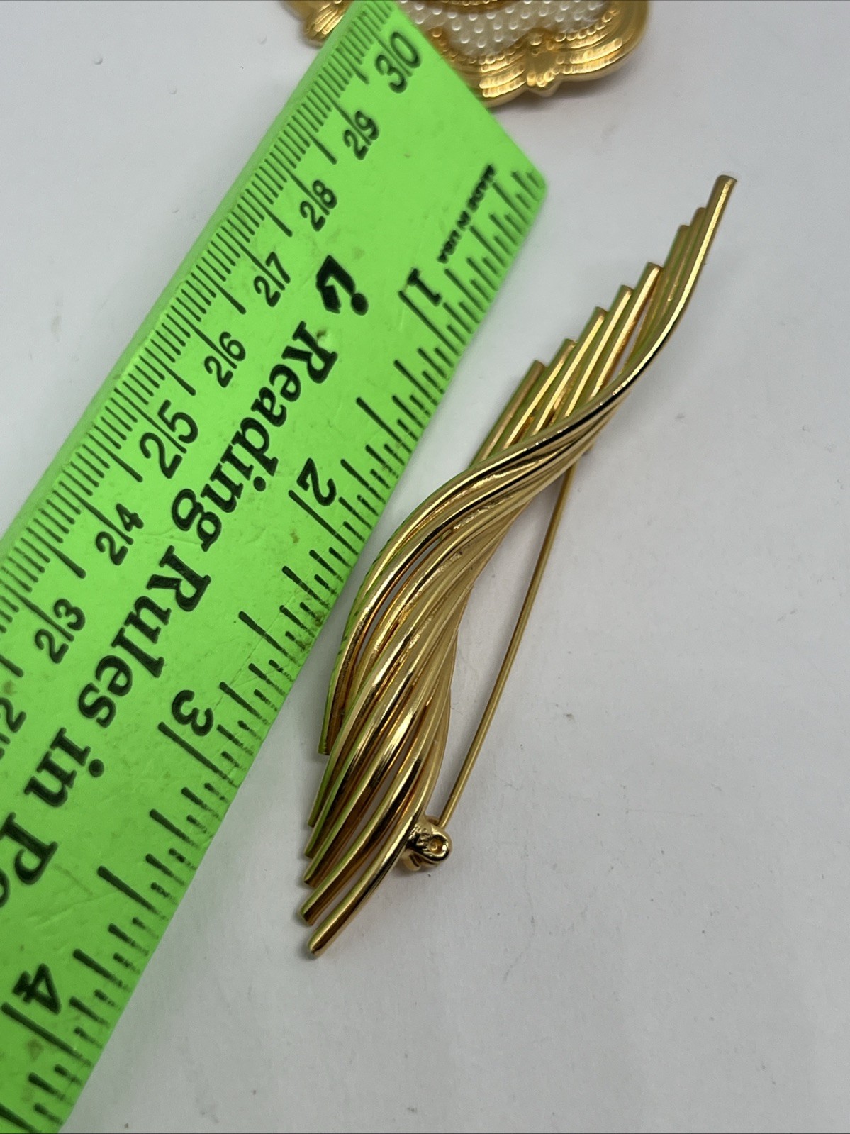 4pc Lot Vintage Brooches Faux Pearl Goldtone Sarah Cov Monet Avon