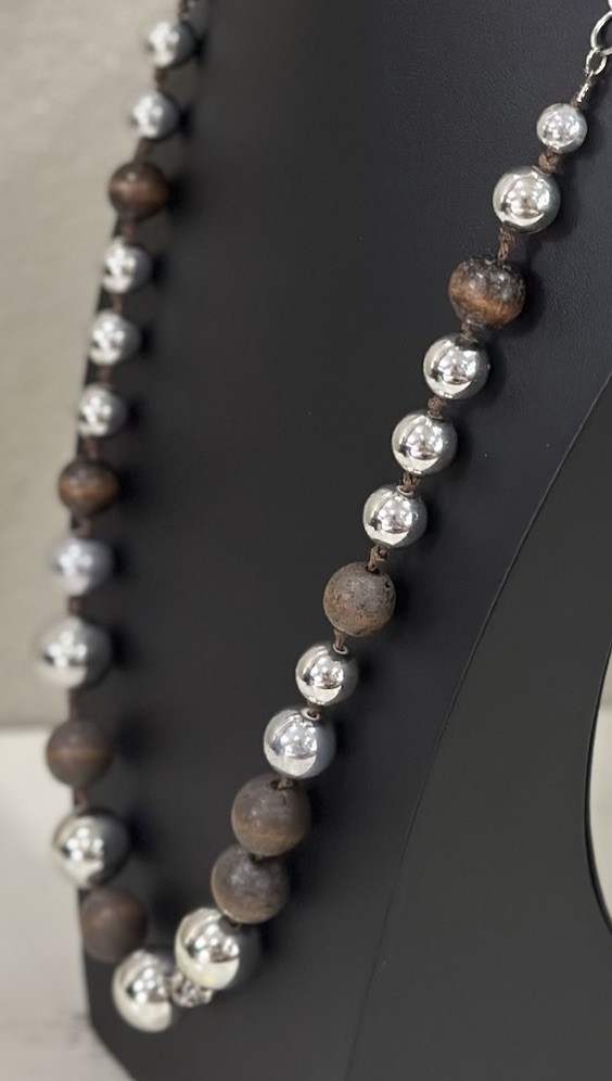 Vintage Art Deco Necklace With Silver Tone & Brown Wooden Beads 34″