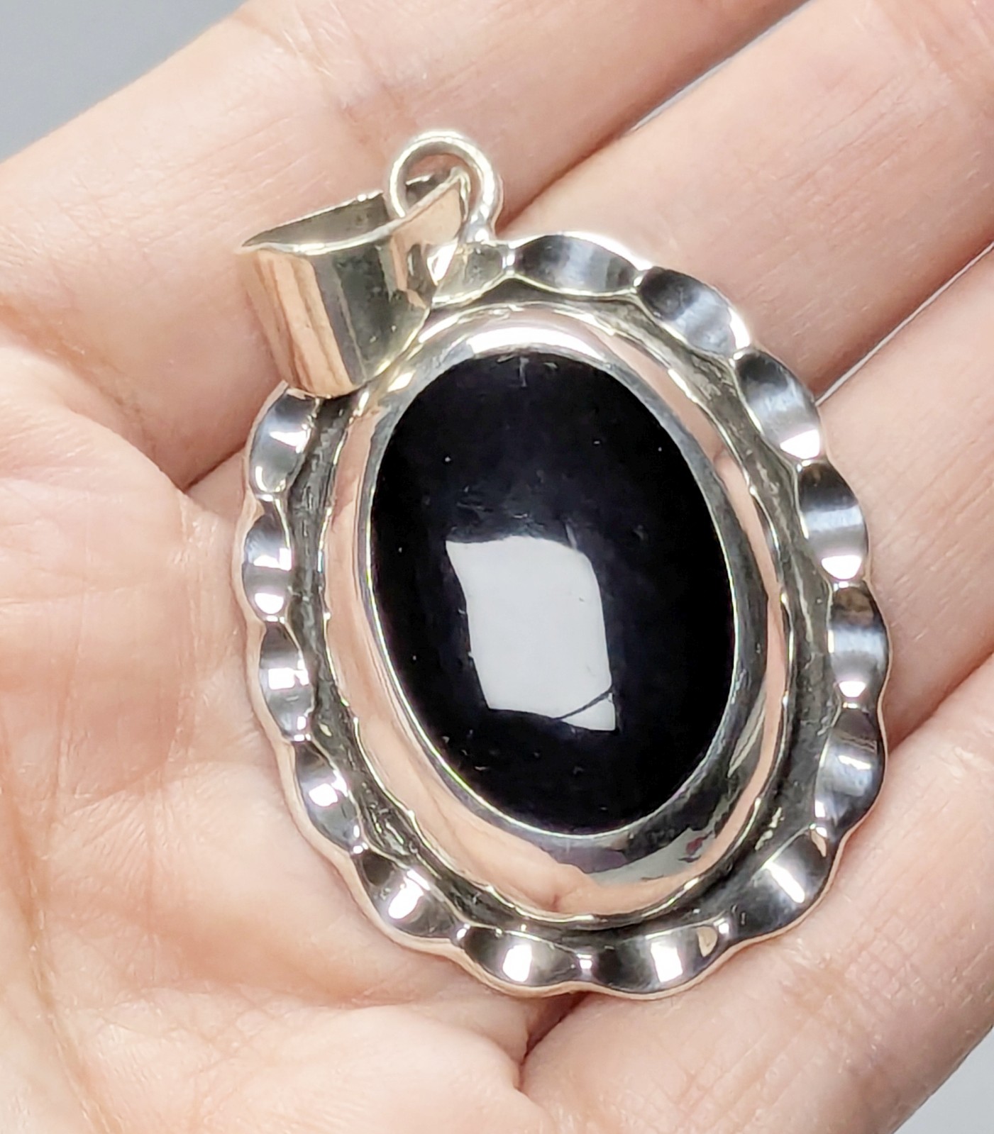 925 Mexico Sterling Silver Black Onyx Pendant 16 grams Preowned