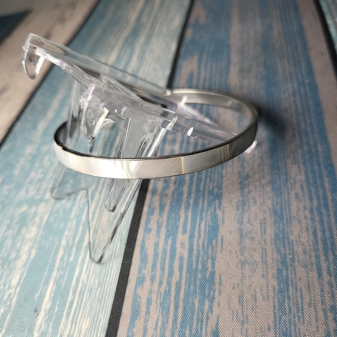 Mother of Pearl Inlay Bangle Bracelet Silver Tone (2-3/4″ in Size)