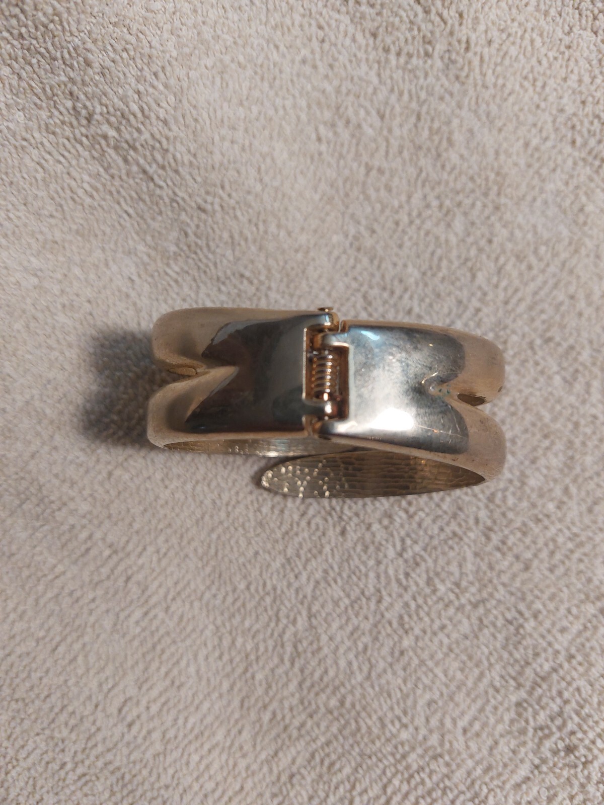 VTG Hinge Bracelet 2-3″ across opening Gold Tone 2 Row Entwine Design 1 1/4″ W