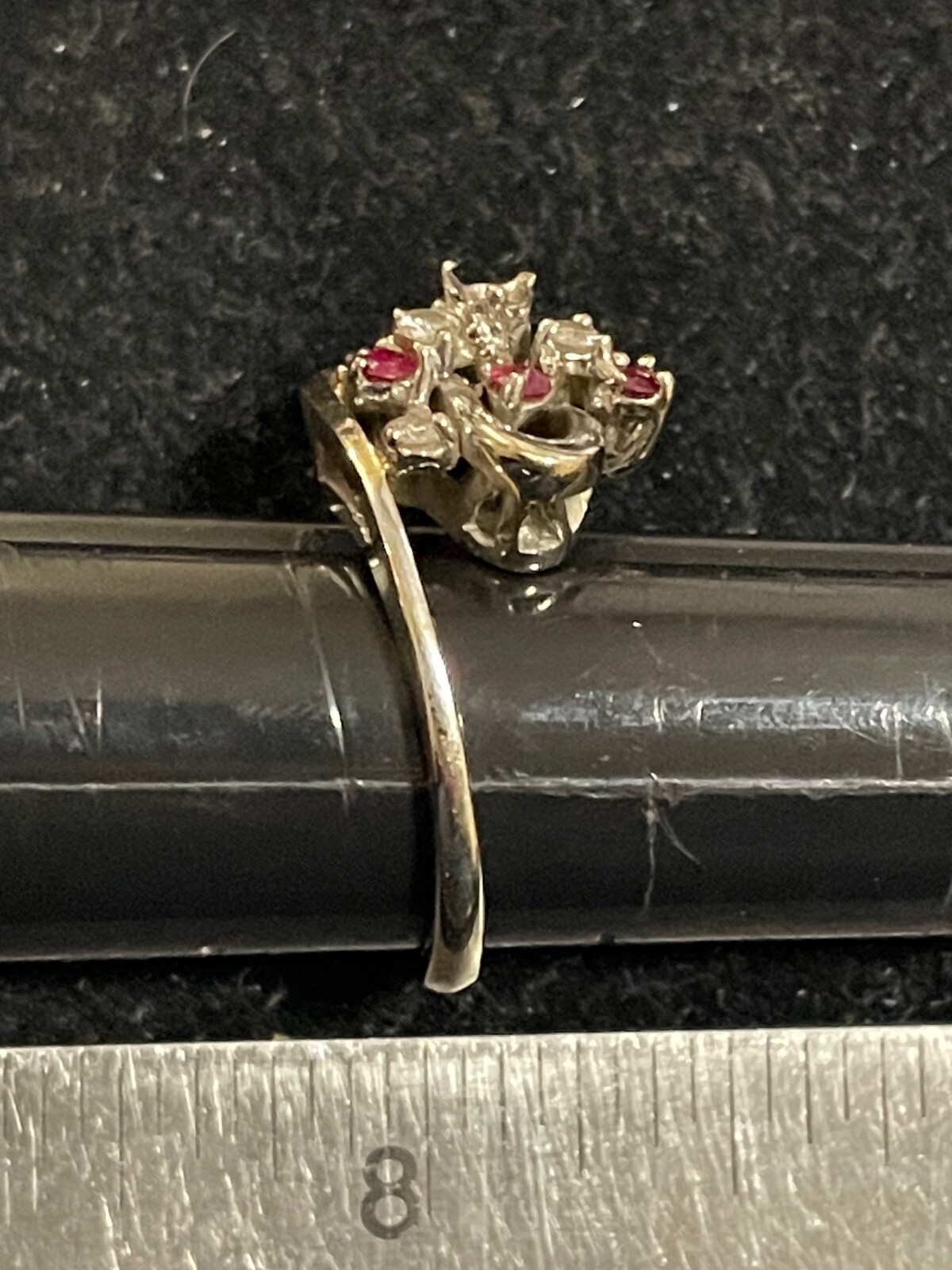 18K WHITE GOLD RED RUBY & DIAMOND RING SIZE 7.5