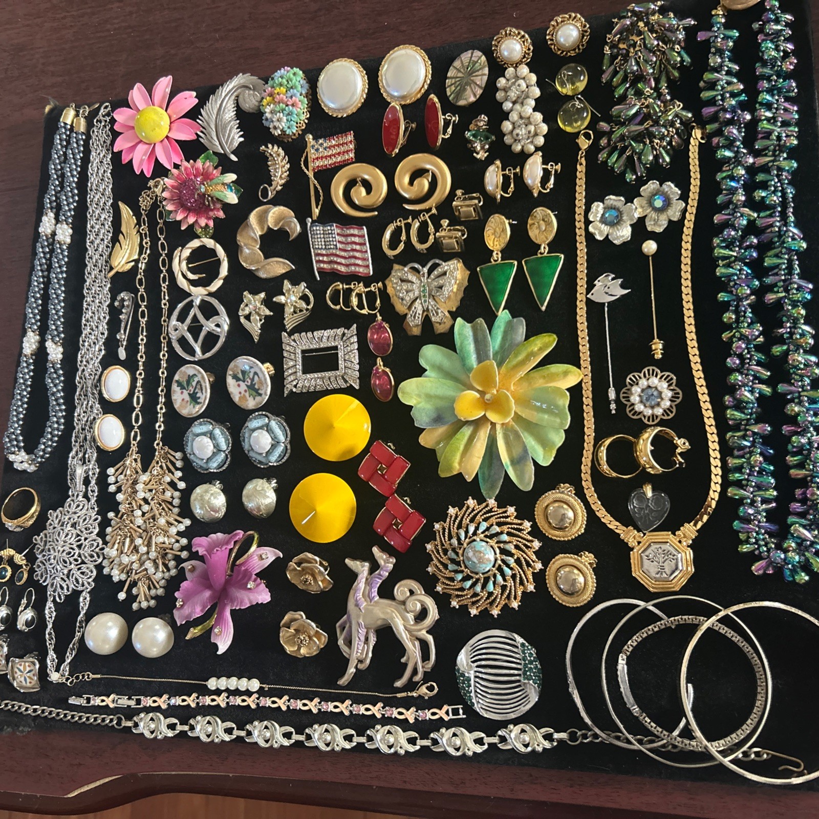 66 Vintage lot jewelry unbranded wearable Trifari Monet Coro Marian Haskell Sty