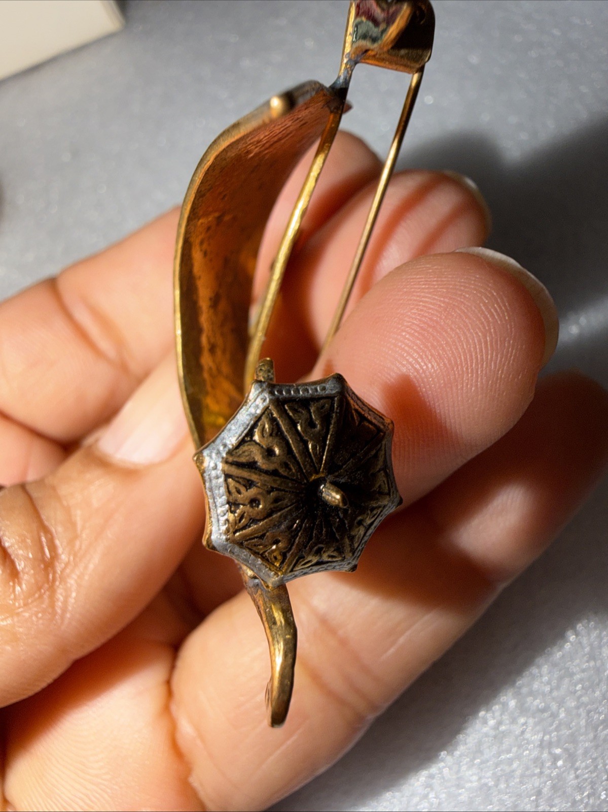 Damascene SAILBOAT PIN Vintage Brooch Goldtone With A Couple Holding Umbrella
