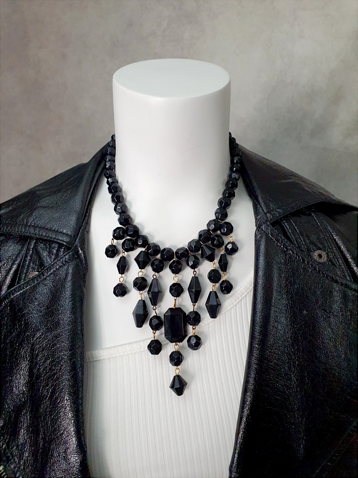 Vintage Jeweled Black Beaded Lucite Dangle Fringe Bib Choker Necklace 16″