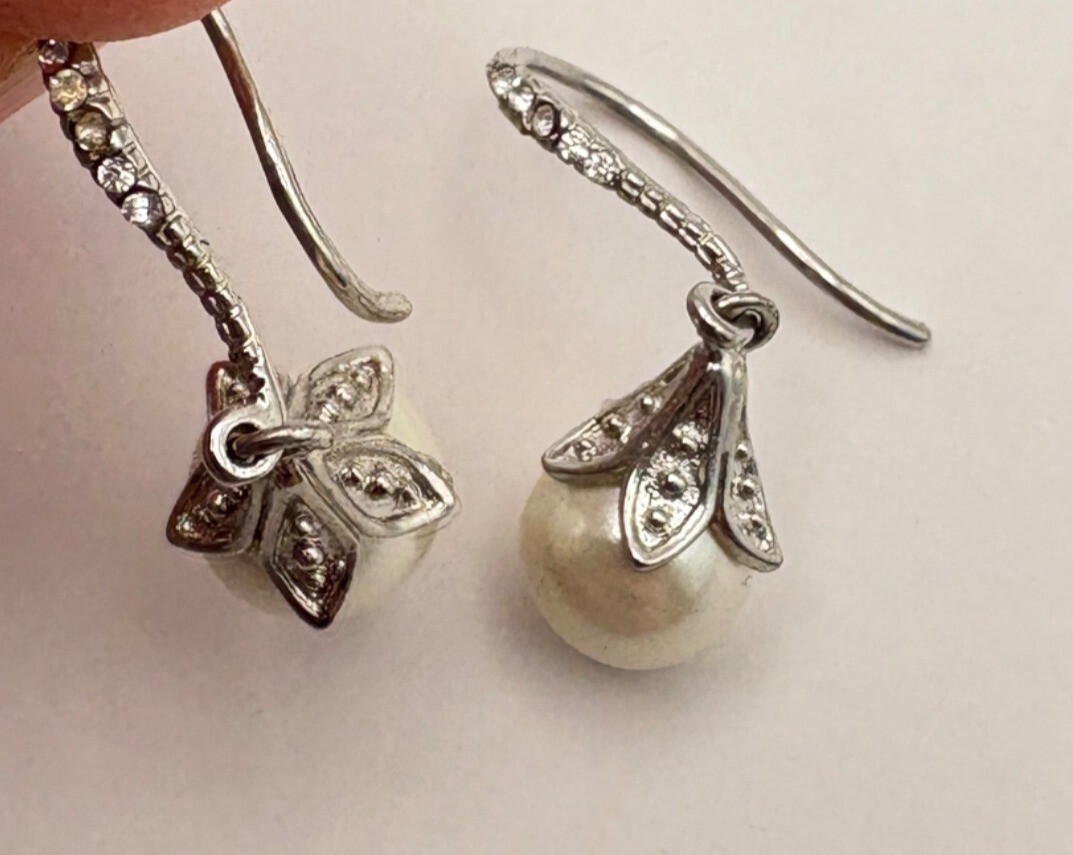 Classic Faux Pearl Dangling Earrings Rhinestone Silver Tone Ornate Style