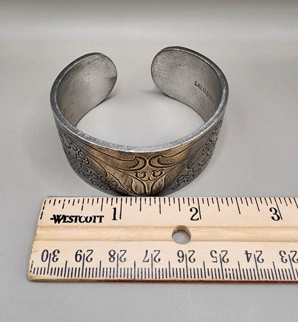 Salisbury Pewter May Flower of the Month Cuff Bracelet Lily of the Valley 66g