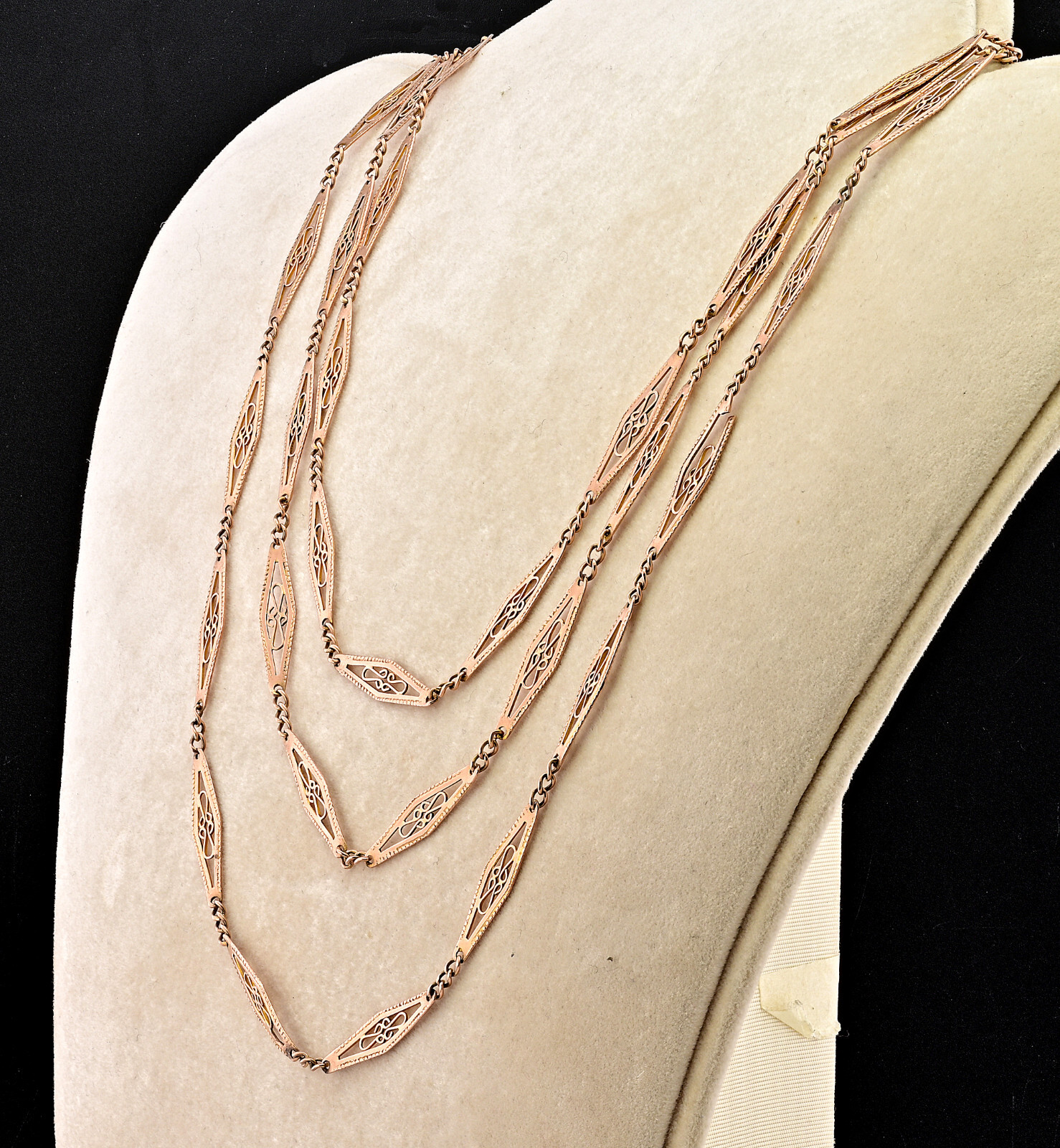 Art Nouveau Filigree Lozenge 61.41inches 9 KT Rose Gold Long Chain