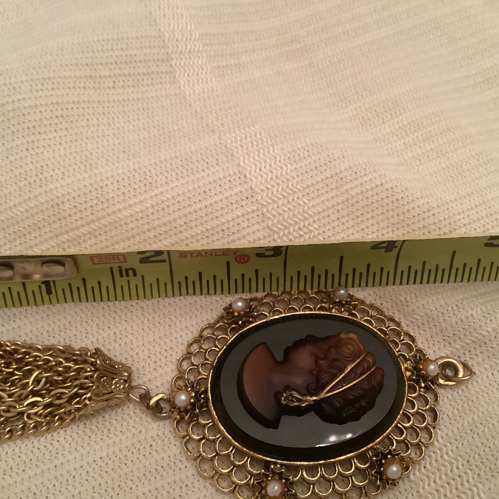 Vintage Jewelry Cameo Pendent Gold Tone & Brown With Pearls