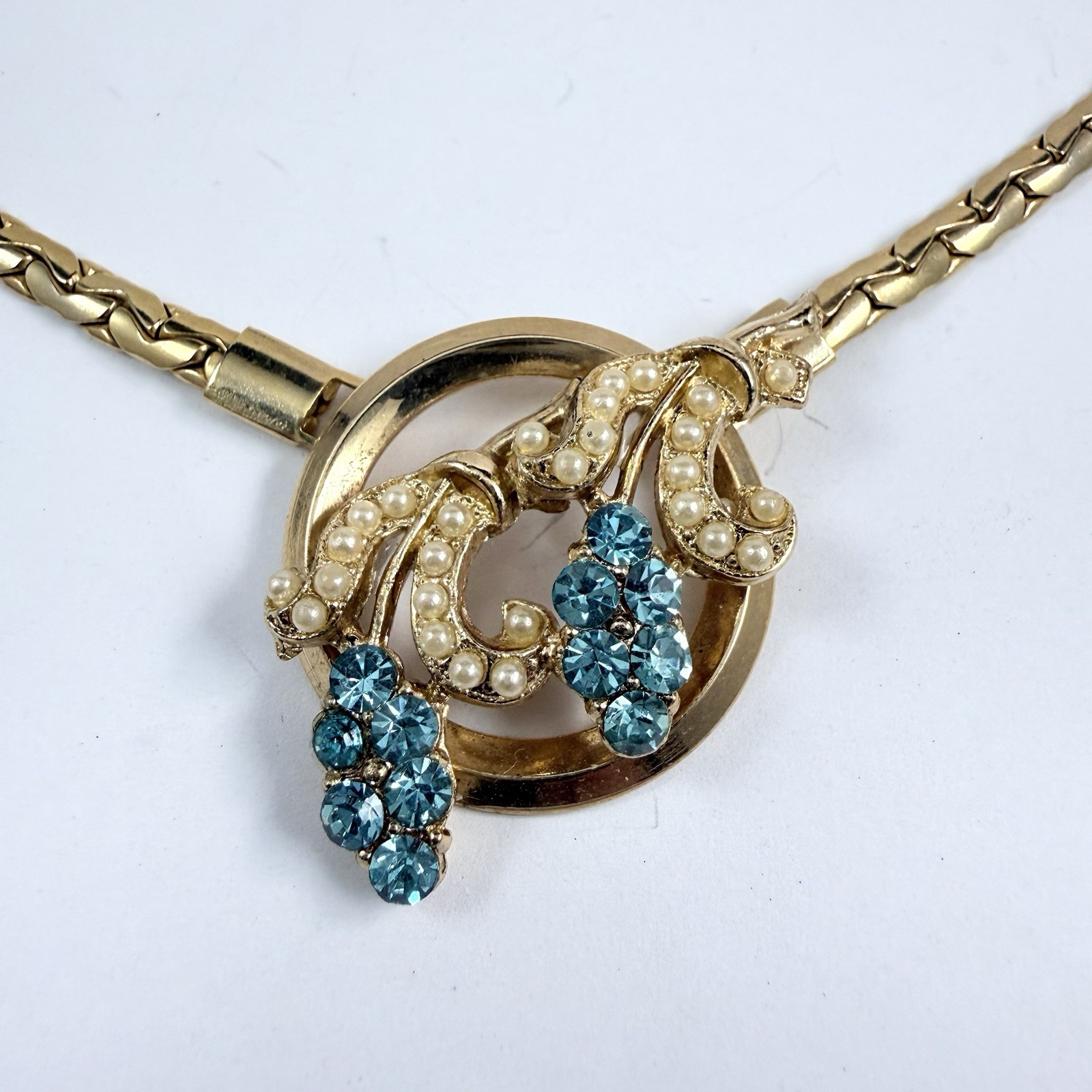 Vintage Aqua Blue Rhinestone Faux Pearl Flower Gold Tone Necklace 16.5″