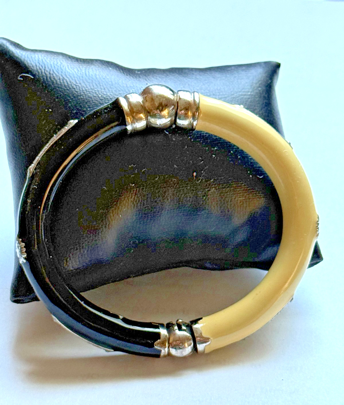 VINTAGE MILOR BLACK & WHITE ENAMEL 925 SILVER HINDGE BANGLE BRACELET ITALY