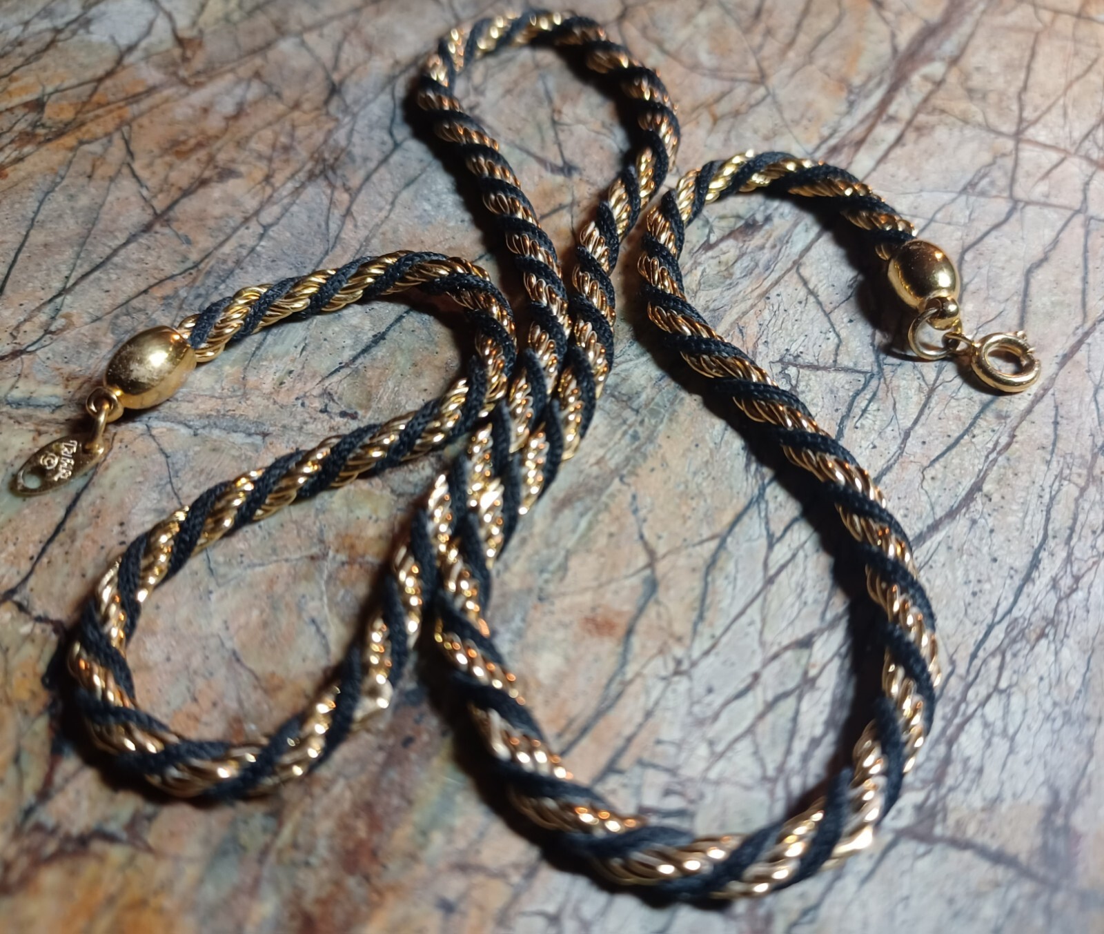Vintage Signed Trifari Gold & Black Two Tone Twisted Rope Necklace 18-3/4”
